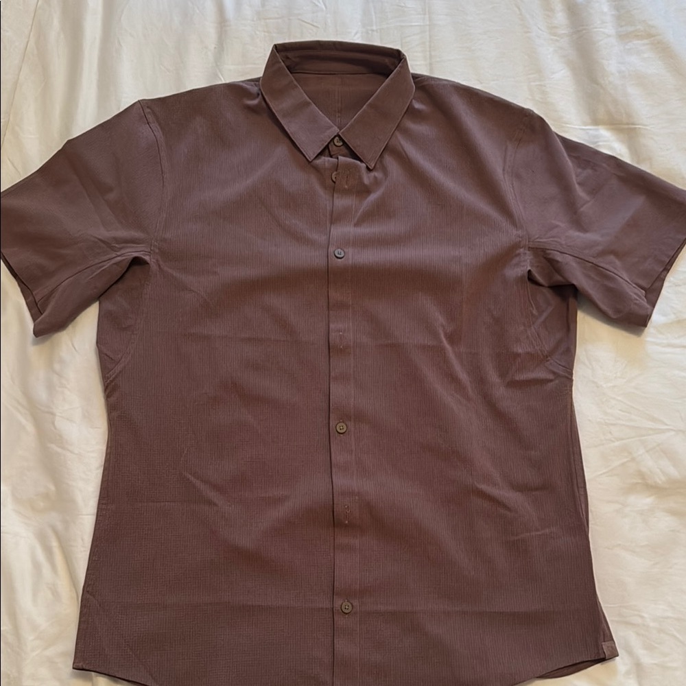Lululemon Men's Brown Short Sleeve collared Shirt